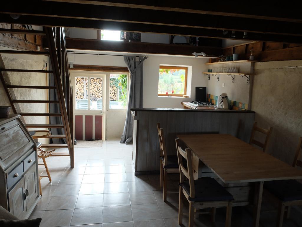 Le Bon Coeur Bed & Breakfast Ygrande Exterior photo